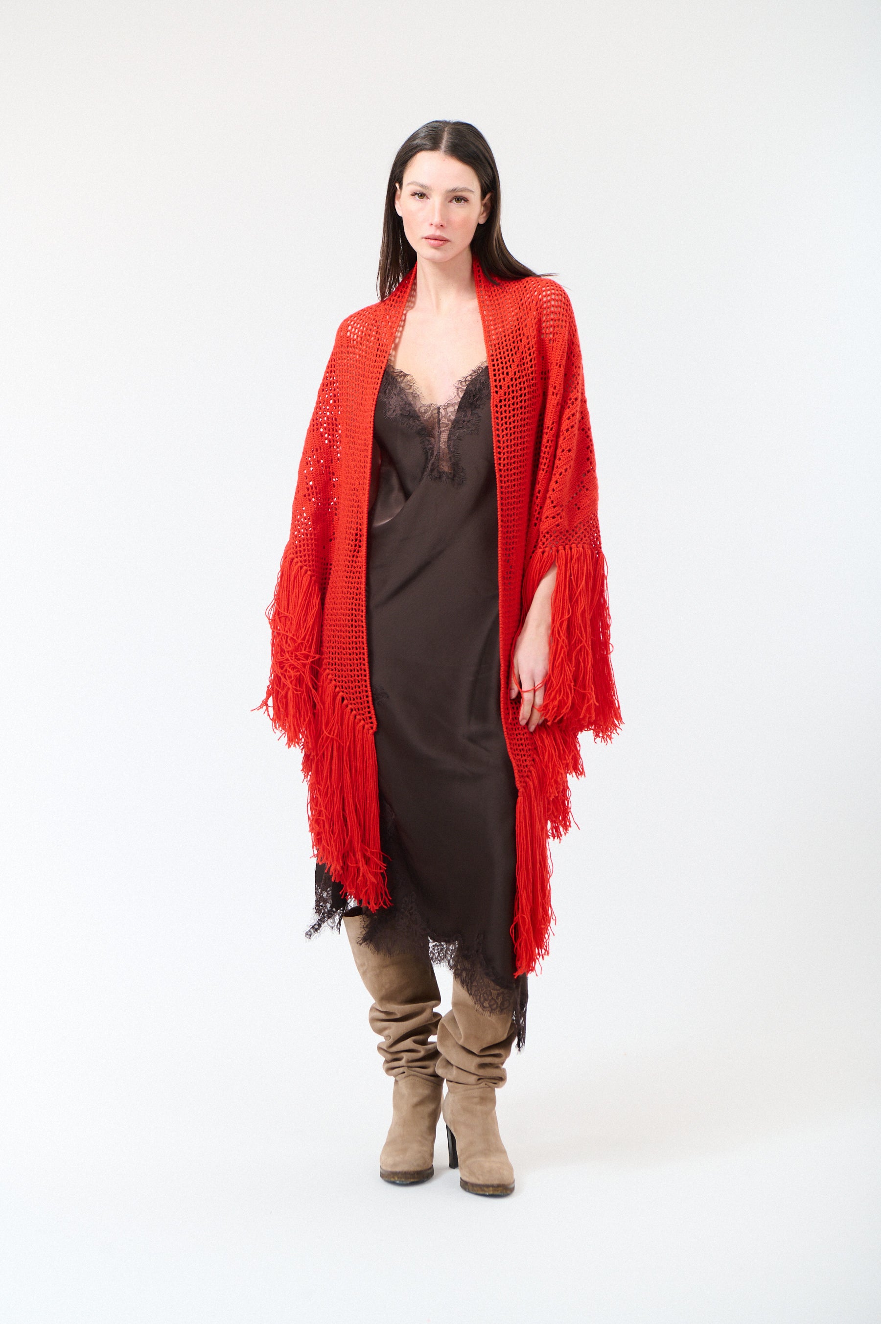 Scialle Peonia in Cashmere, Orange Blossom, On Model