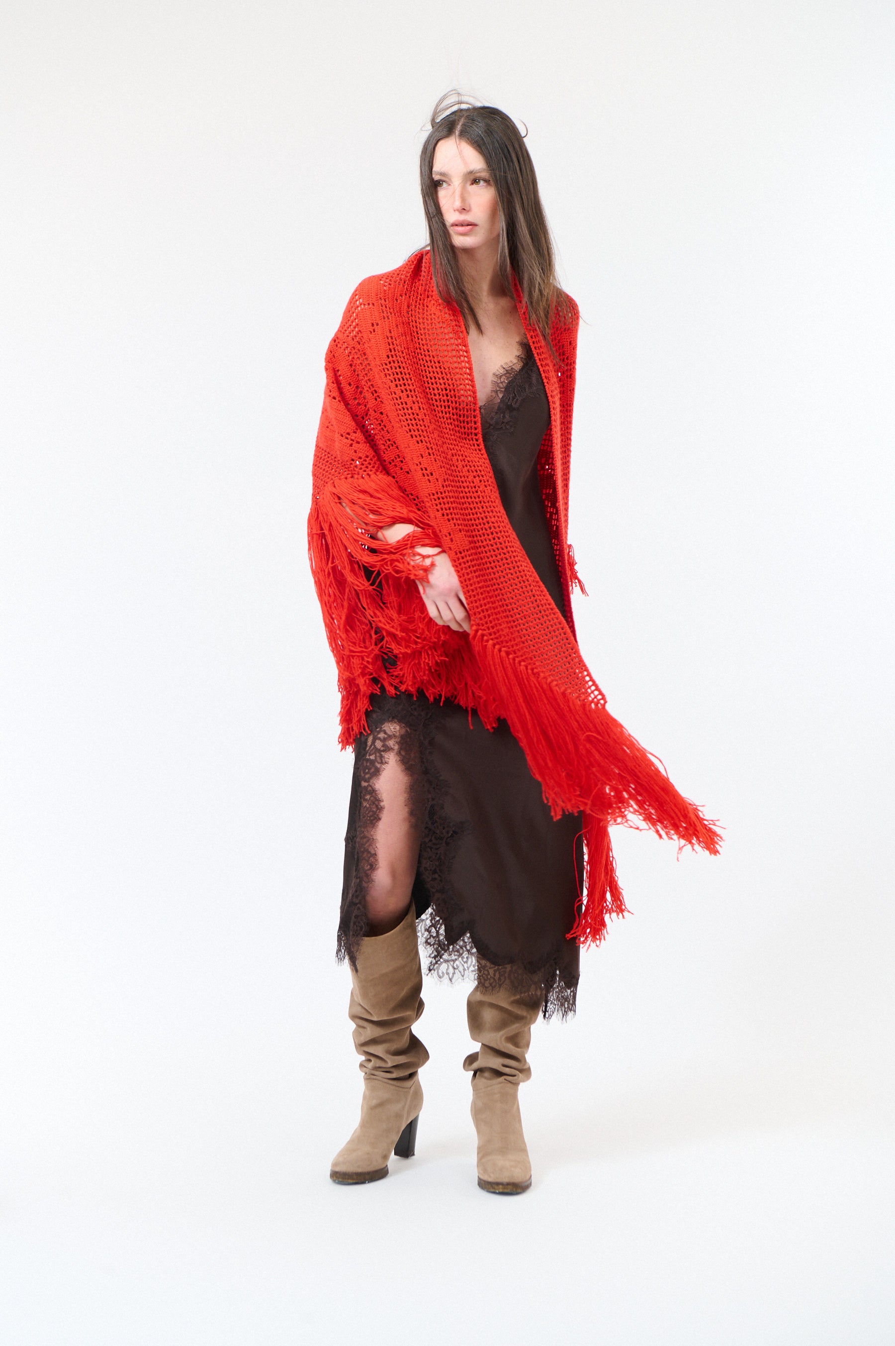 Scialle Peonia in Cashmere, Orange Blossom, On Model