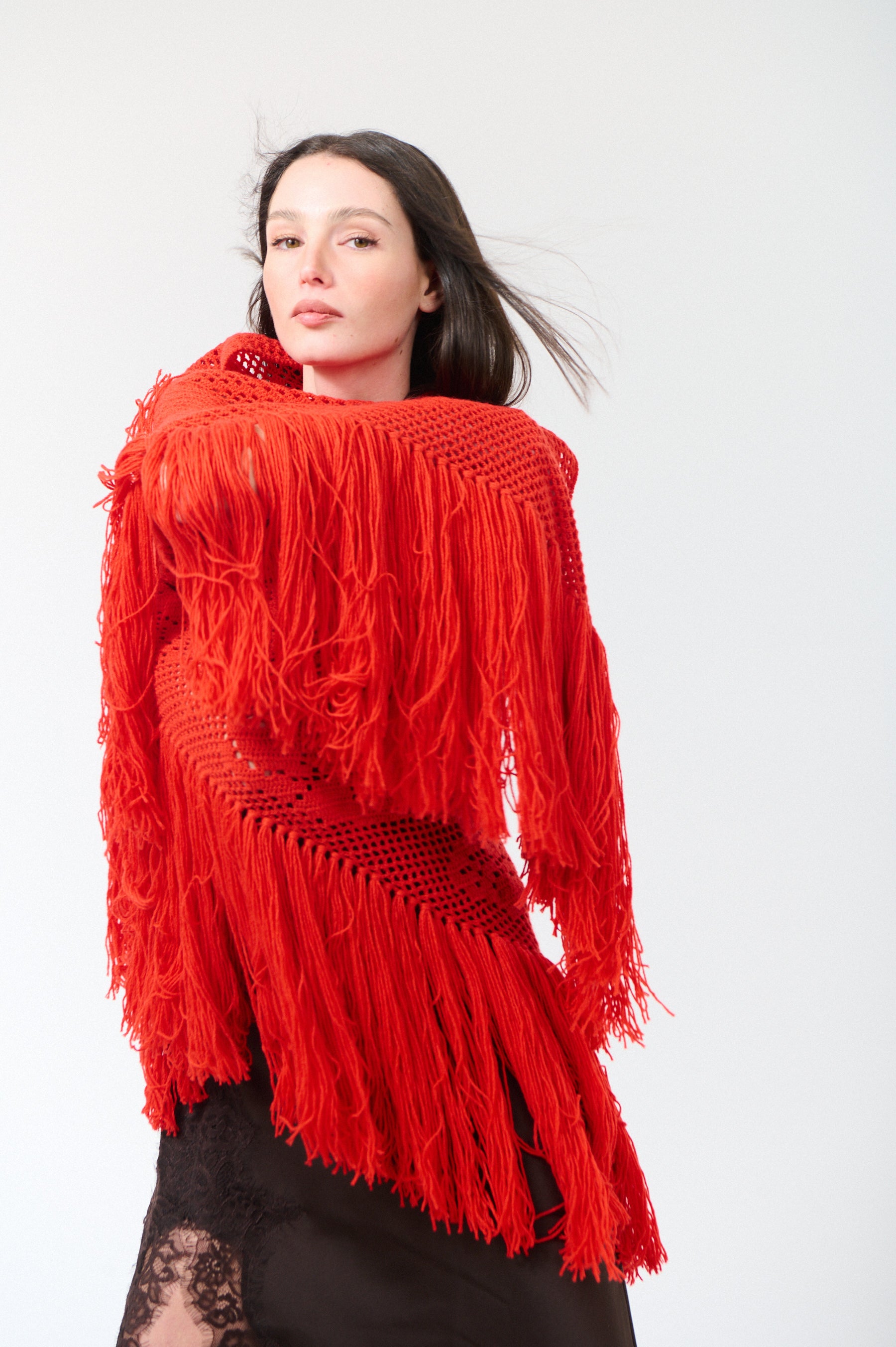 Scialle Peonia in Cashmere, Orange Blossom, On Model