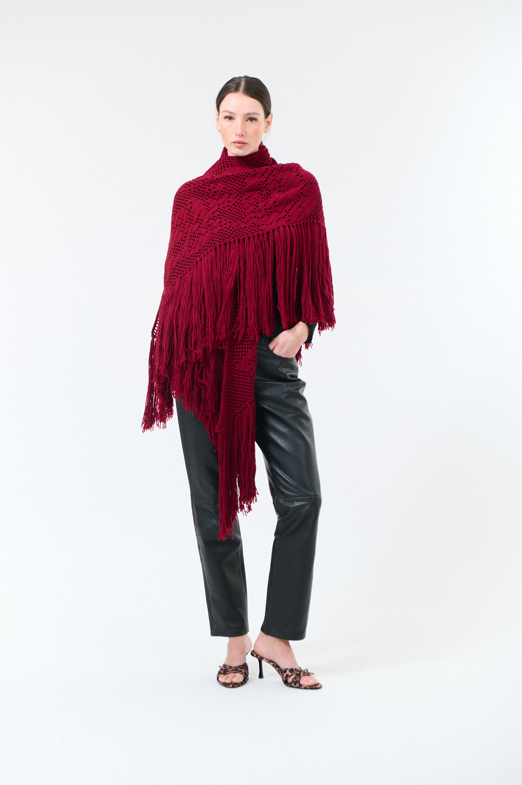 Scialle Peonia in Merino Wool, Bordeaux, On Model, Draped over shoulders