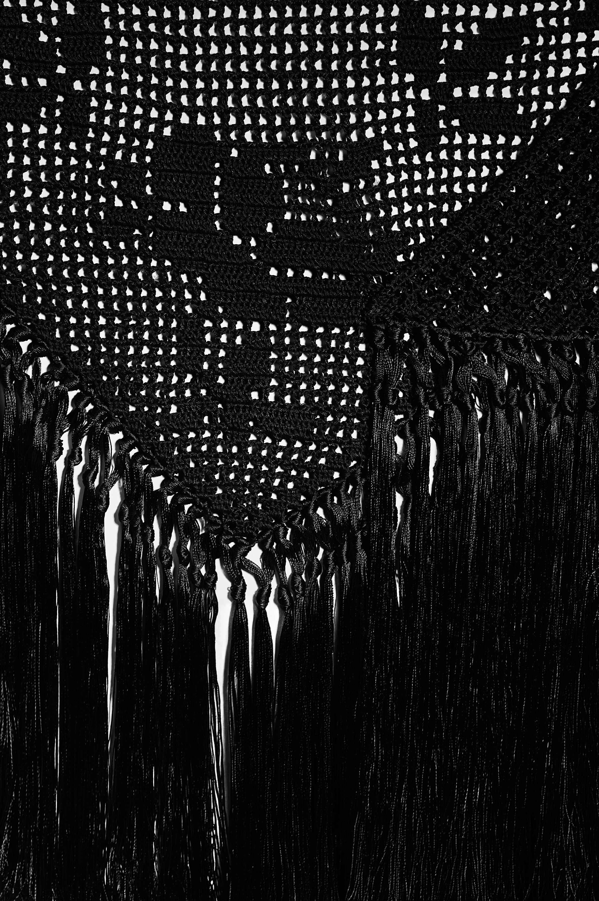 Scialle Rosa in Cotton Silk Blend, Volcanic Black, Detail