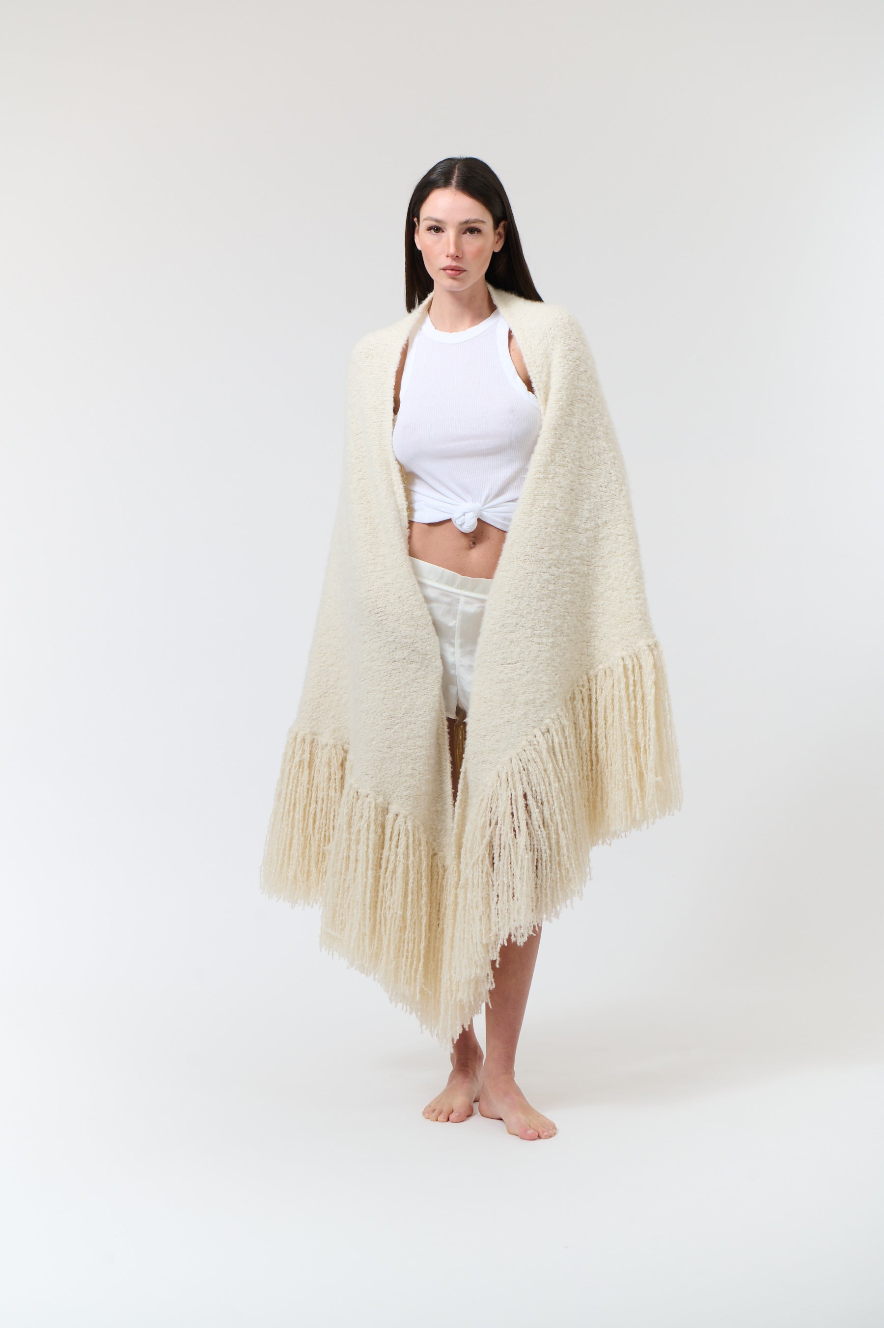 Scialle Manta in Curly Cashmere, Marna White, On Model