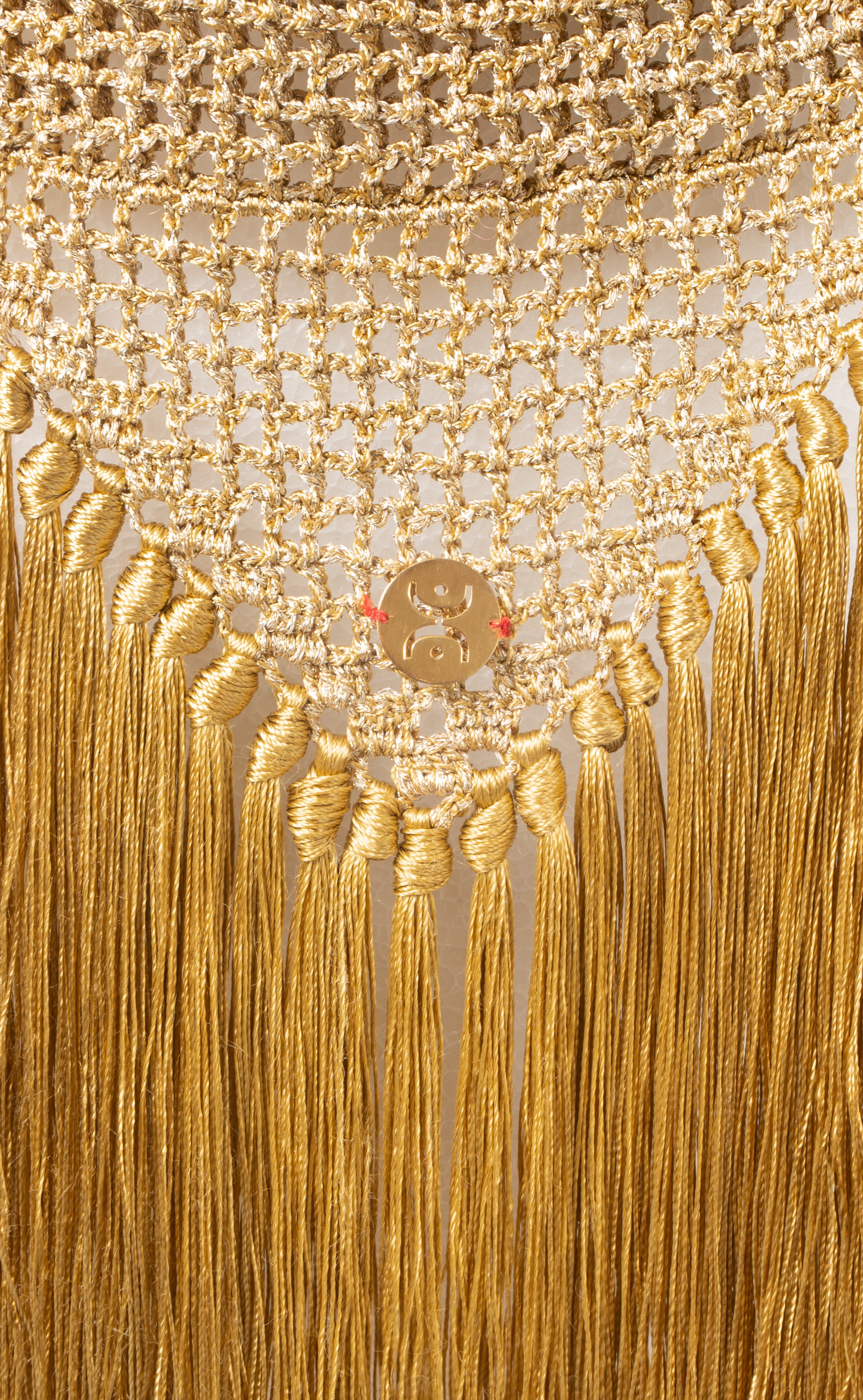 Pochette in Cupro Silk Blend, Gold, Detail