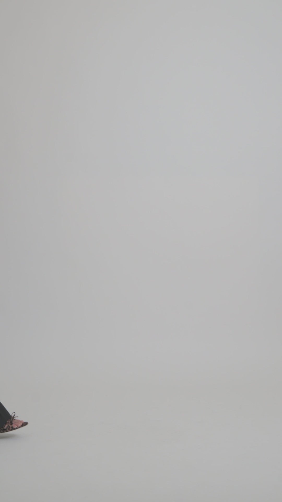 Scialle Rosa in Cupro Silk Blend, Gold, On Model, Video 